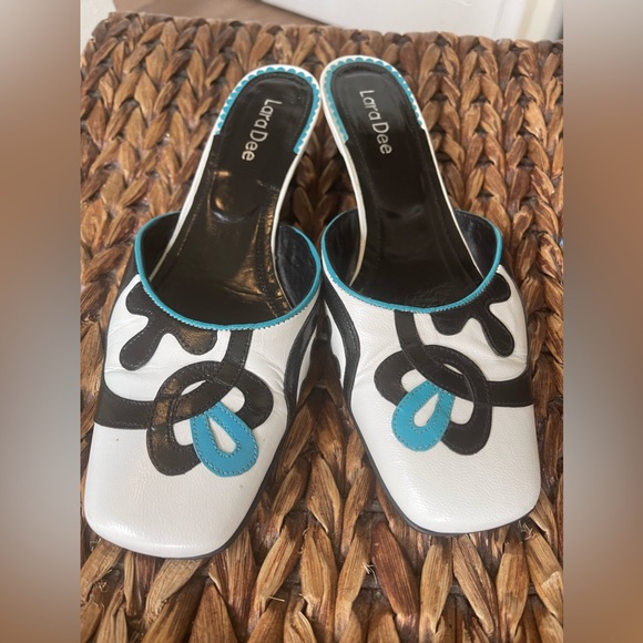 Lara Dee - Picture 4 of 7